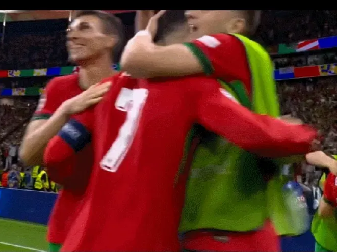 关于奥地利胜斯洛伐克，三连胜晋级欧洲杯的信息