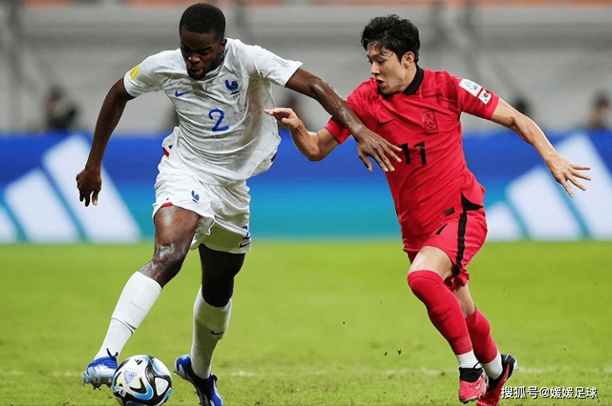 包含国际足球赛事中，某支球队实力惊艳，击败强敌的词条