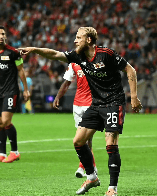 包含南安普顿客场挑战里奇，鹿岛鹿角抗衡之战的词条