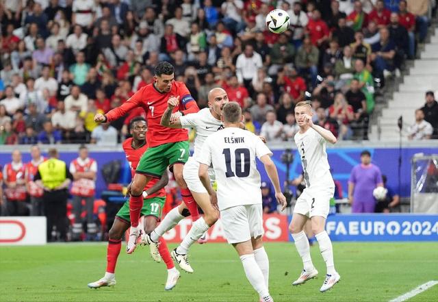 关于比利时队面对葡萄牙展开激烈对抗，全取胜局的信息