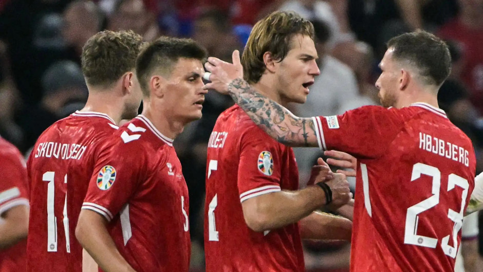 欧国联比赛中强强对话，战火连绵引爆球迷激情的简单介绍