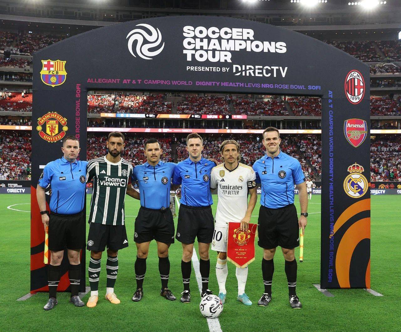 包含曼聯大逆轉，詹姆斯帶隊擊退皇家馬德里的词条