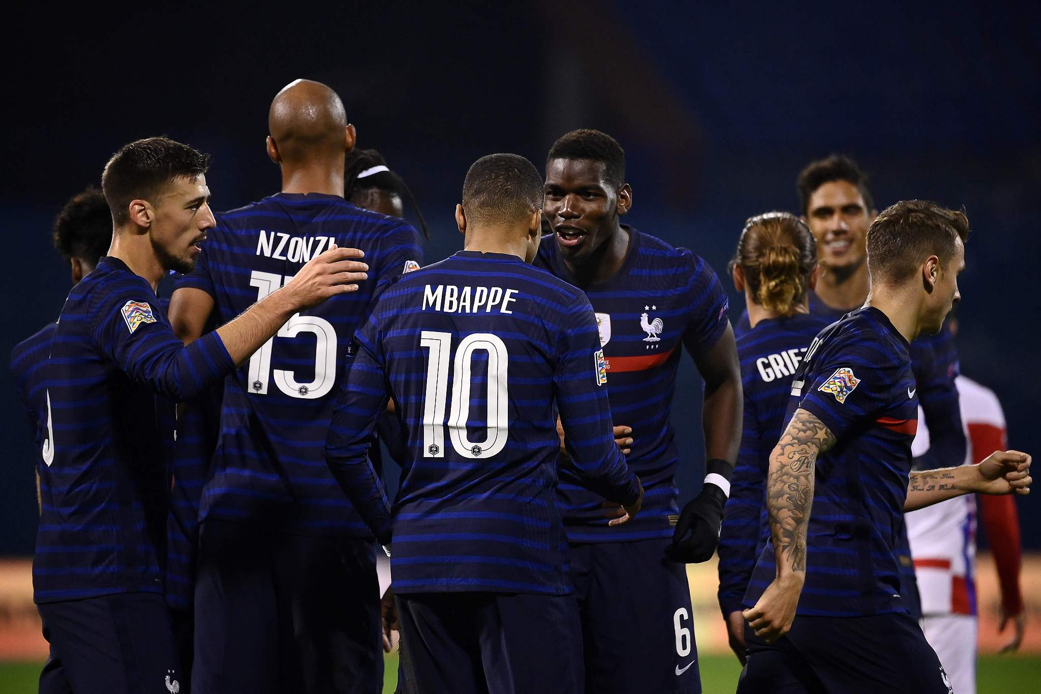 洲际足球战：各国球队争夺荣誉的赛场