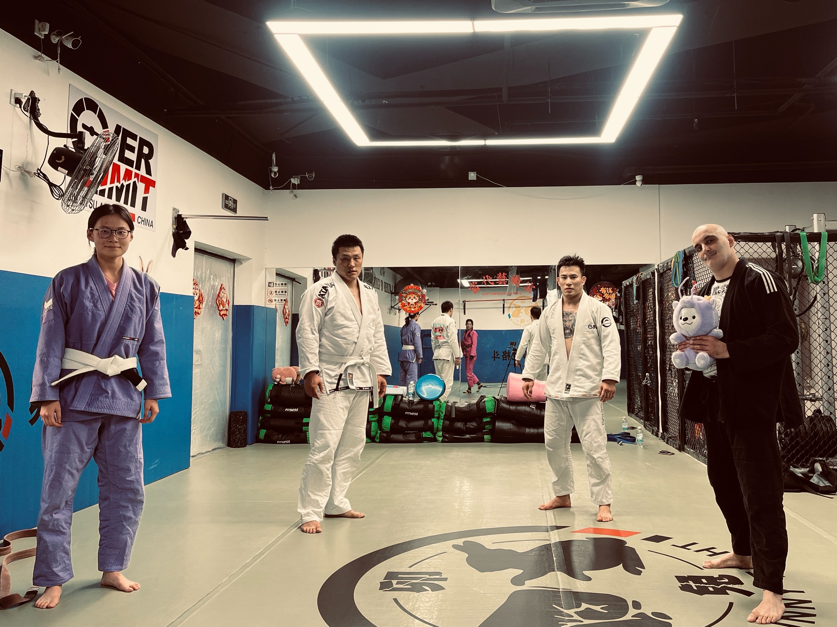 巴西运动员在柔道比赛中夺得一枚银牌