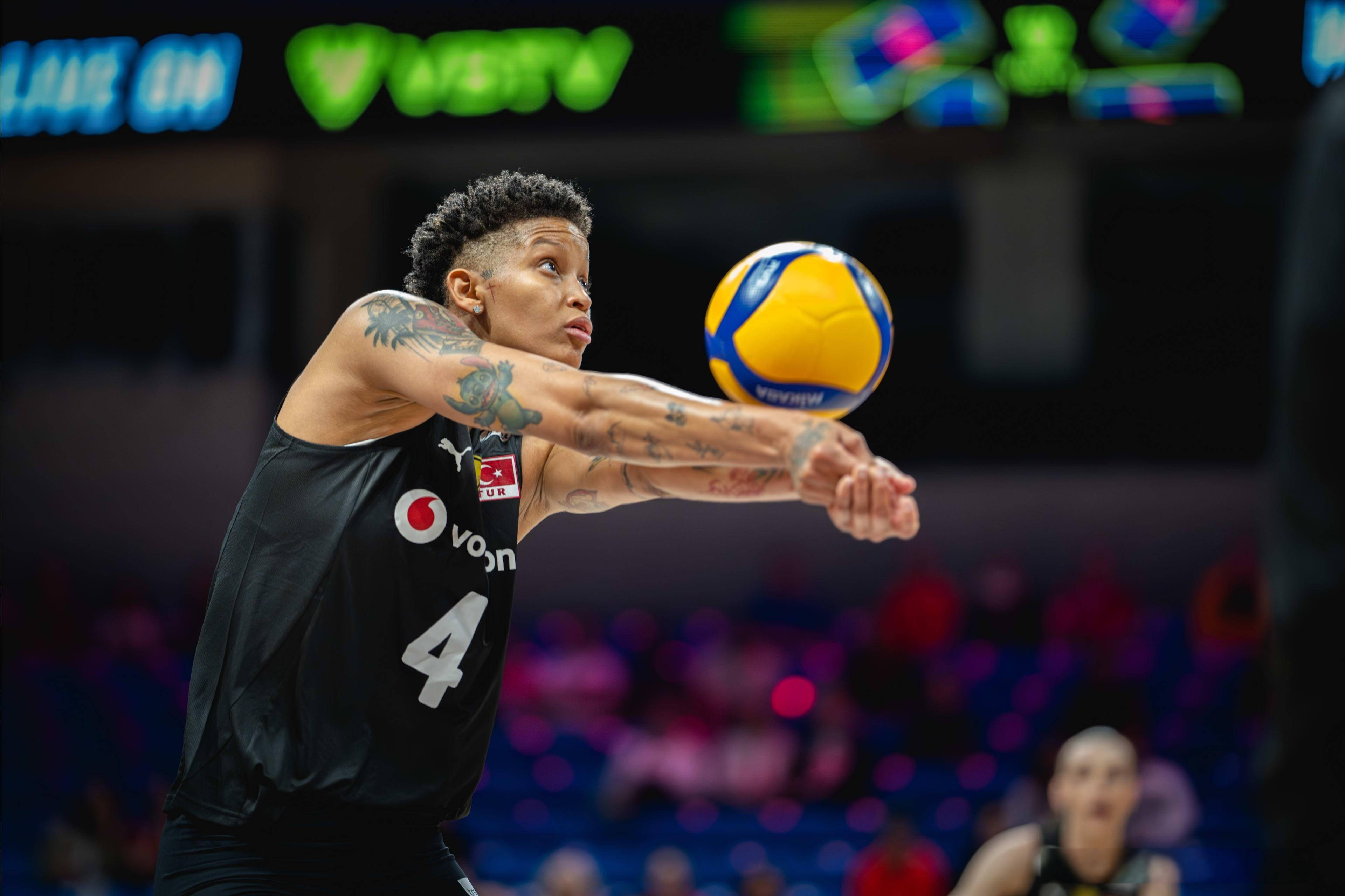 土耳其女子篮球队实力抢眼，备战半决赛