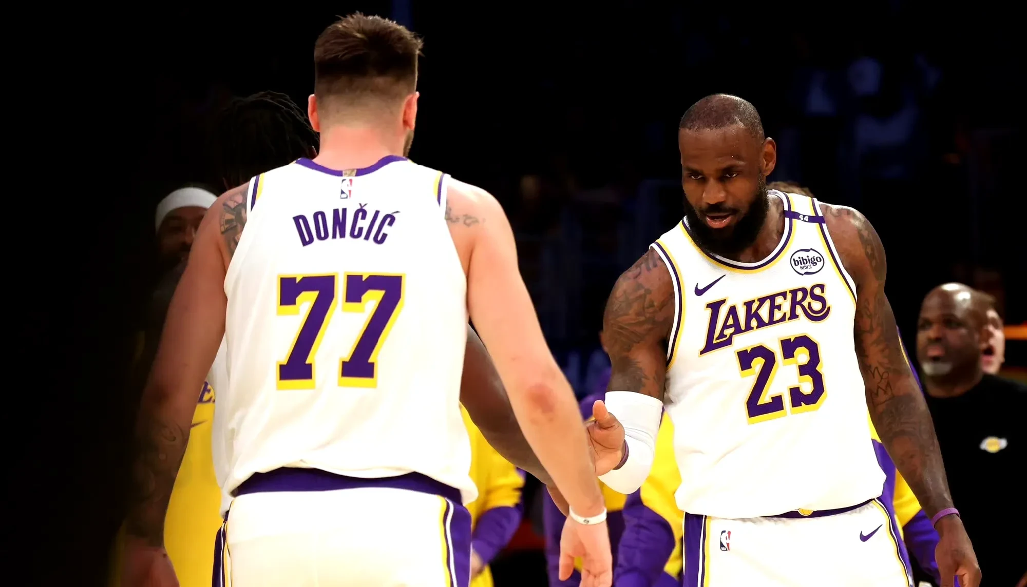 关于灰熊队大胜拉杜队，稳固西部前八位置的信息