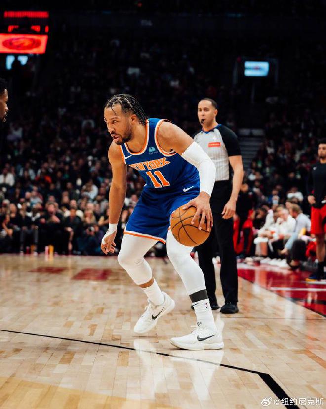 im电竞APP-海南猛龙队在比赛中全队突围击败对手