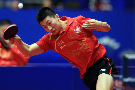 精彩比赛搏杀全程，球队跻身决赛