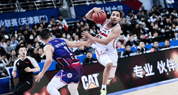 关于广东宏远队继续保持不败势头，再胜一场比赛的信息