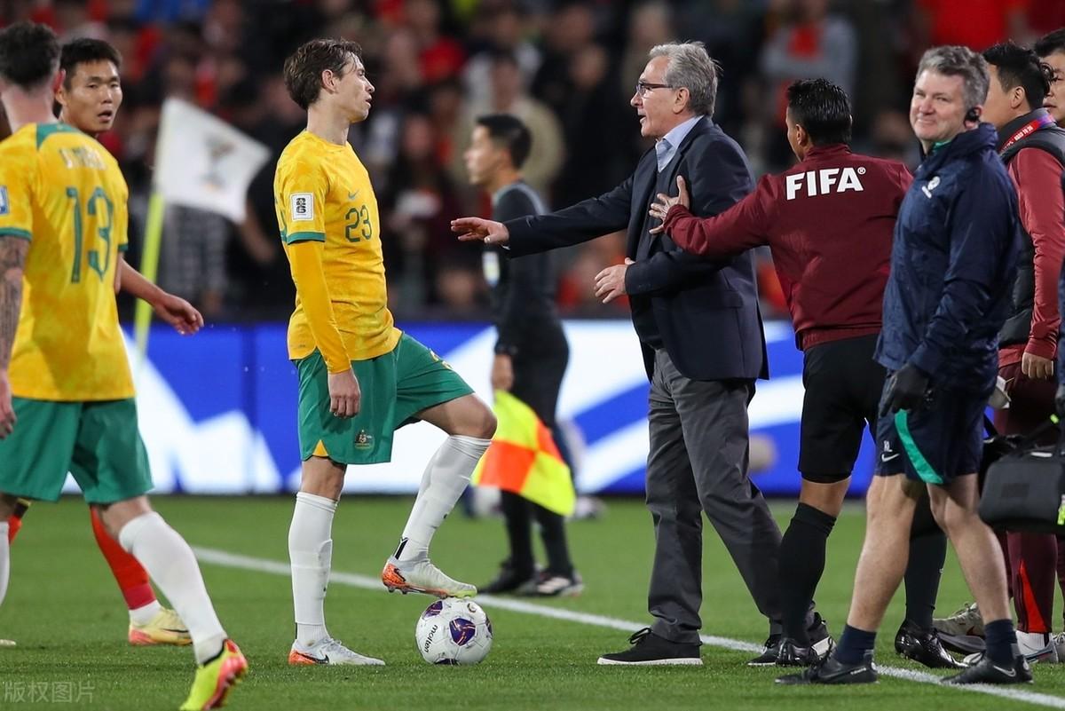 意大利足球比赛中的紧张时刻