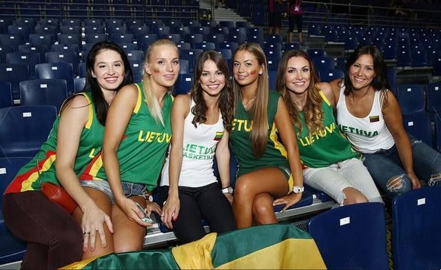 拉脱维亚女足胜出立陶宛队，进军小组赛