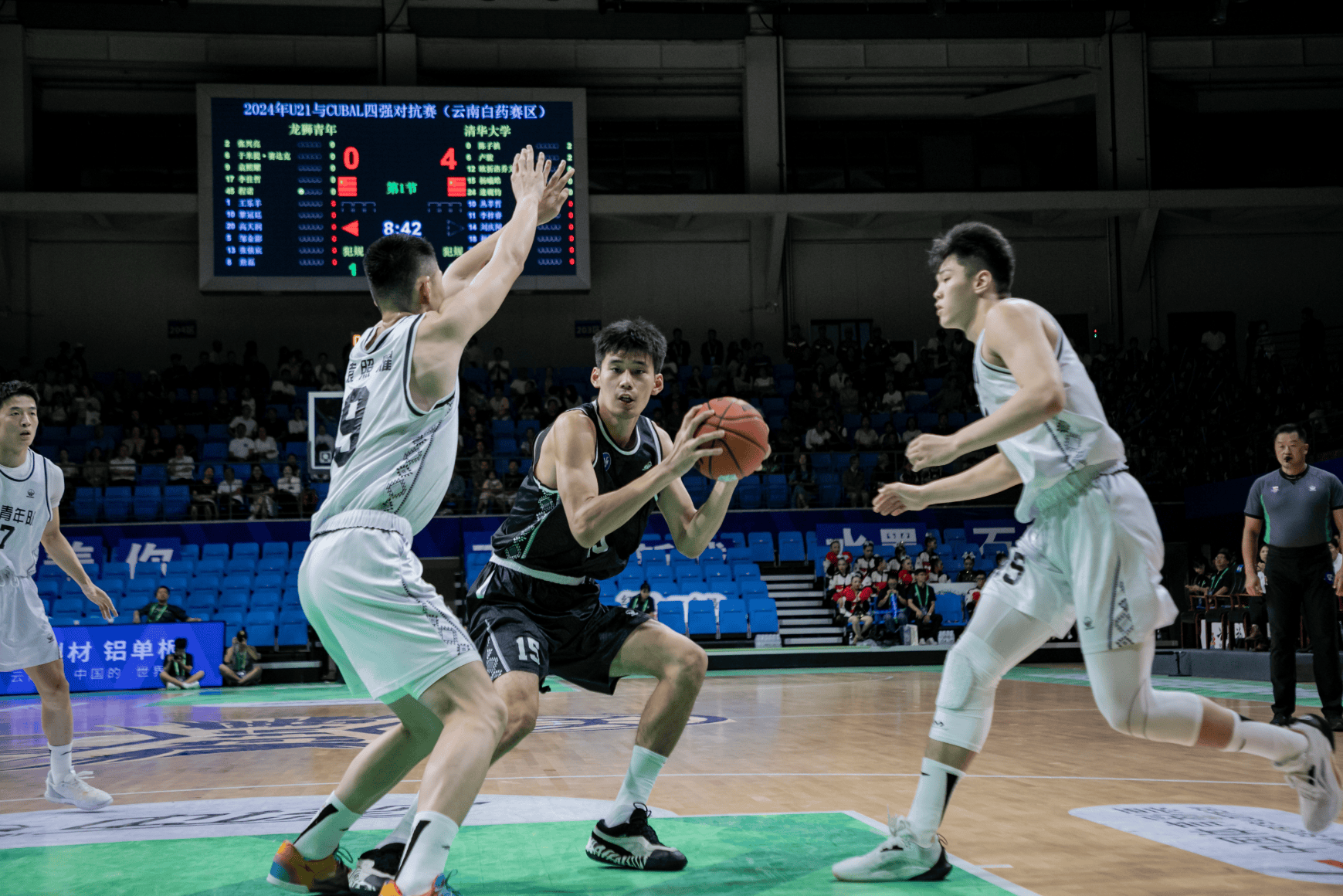 青岛男篮客场惊艳表现，一举夺冠