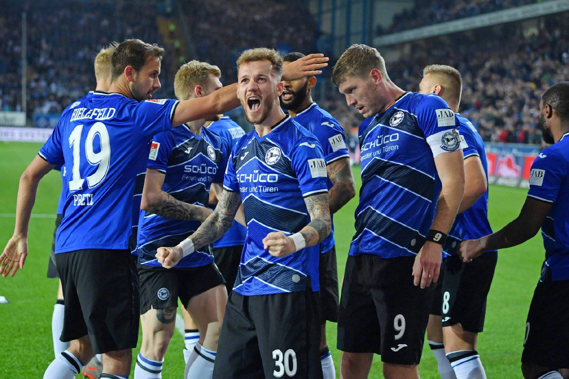 关于柏林赫塔主场告负，中游位置动摇的信息