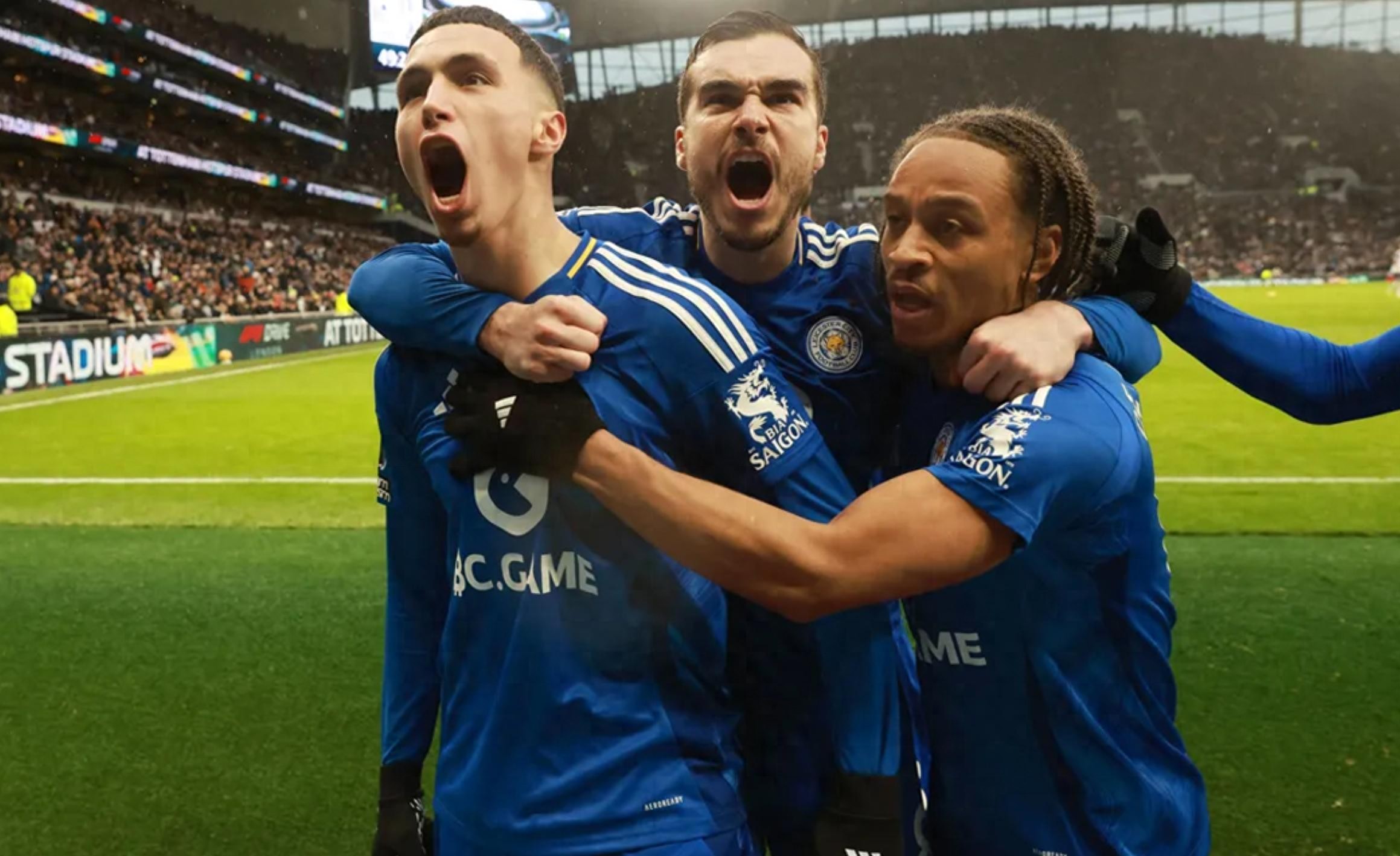 -莱斯特城主场大胜，保持不败势头