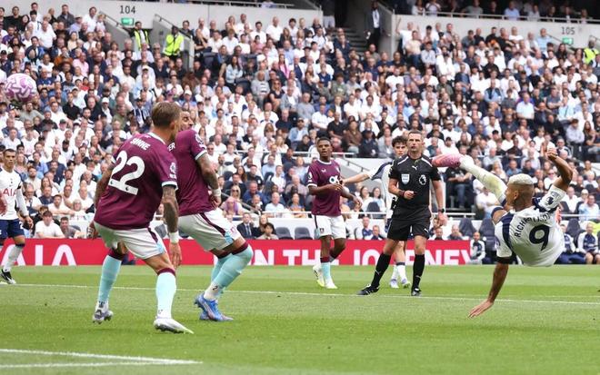 诺里奇客场负于伯恩利，遭遇连败的简单介绍