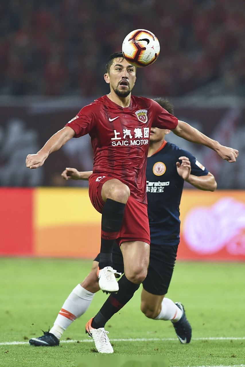 IM电竞游戏-上港主场对阵北京人和，勇往直前