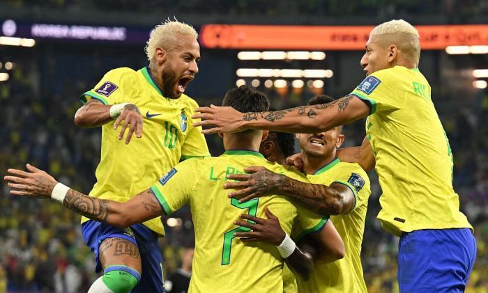 im电竞官网-国内足球比拼火爆上演，球迷热情支持的简单介绍