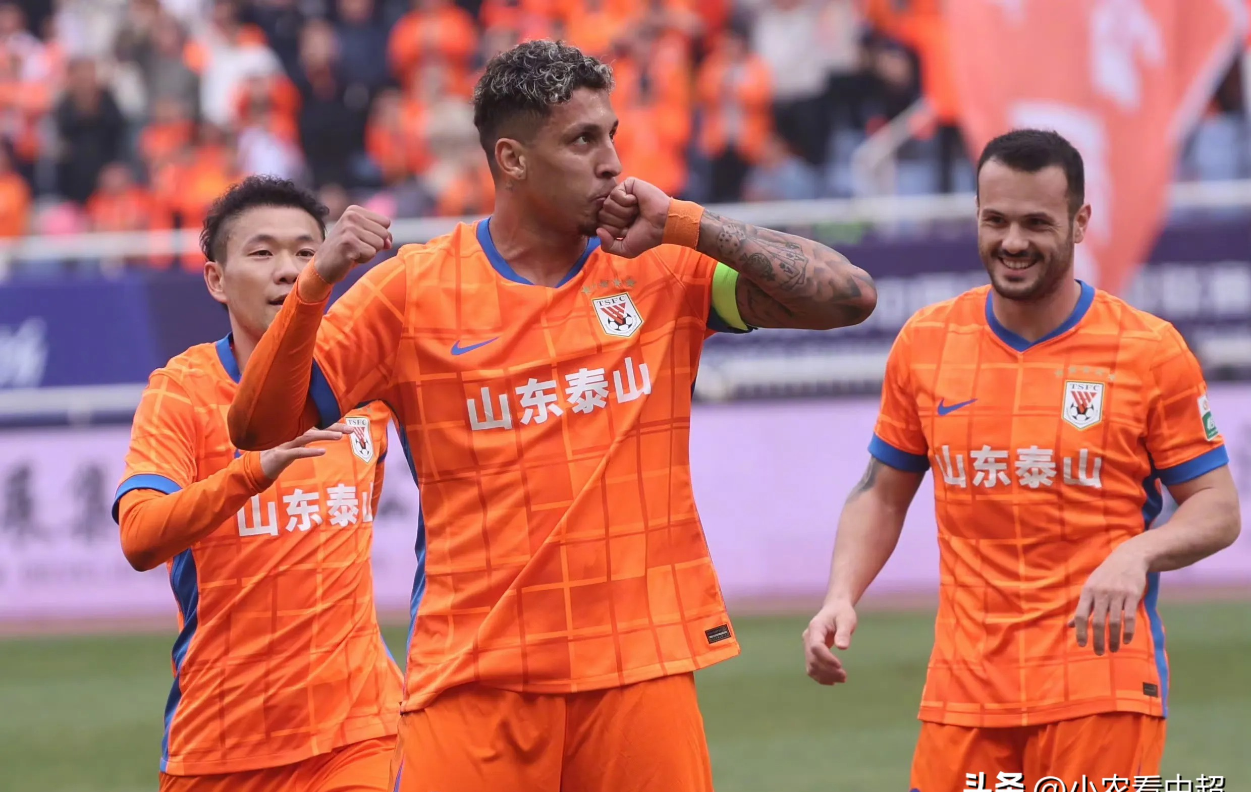 im电竞官网-申花强攻实现连胜，获得领先优势争夺冠军席位的简单介绍