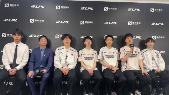 包含GEN鏖战IG，Tarzan极限生还后反打强强对话成都决赛之夜，让粉丝疯狂欢呼的词条