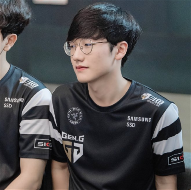 CLG险胜GEN，Tarzan极限生还后反打宿敌对决全球总决赛，点燃全场激情的简单介绍