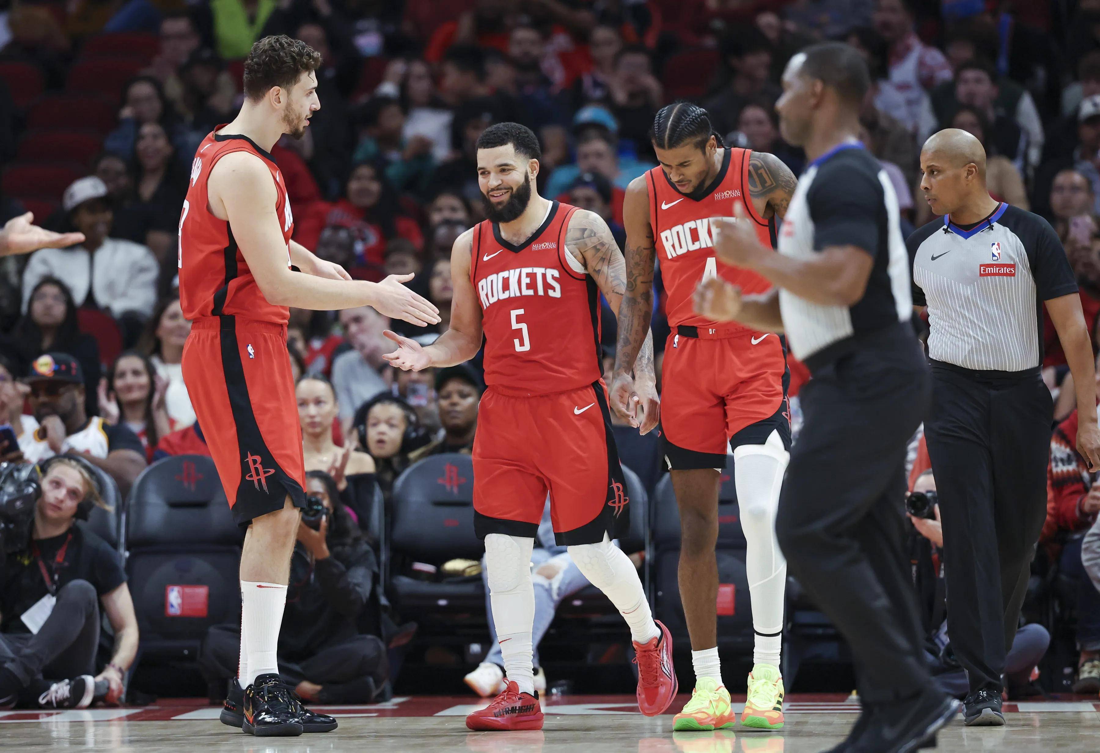 -火箭队在NBA常规赛中连胜三场