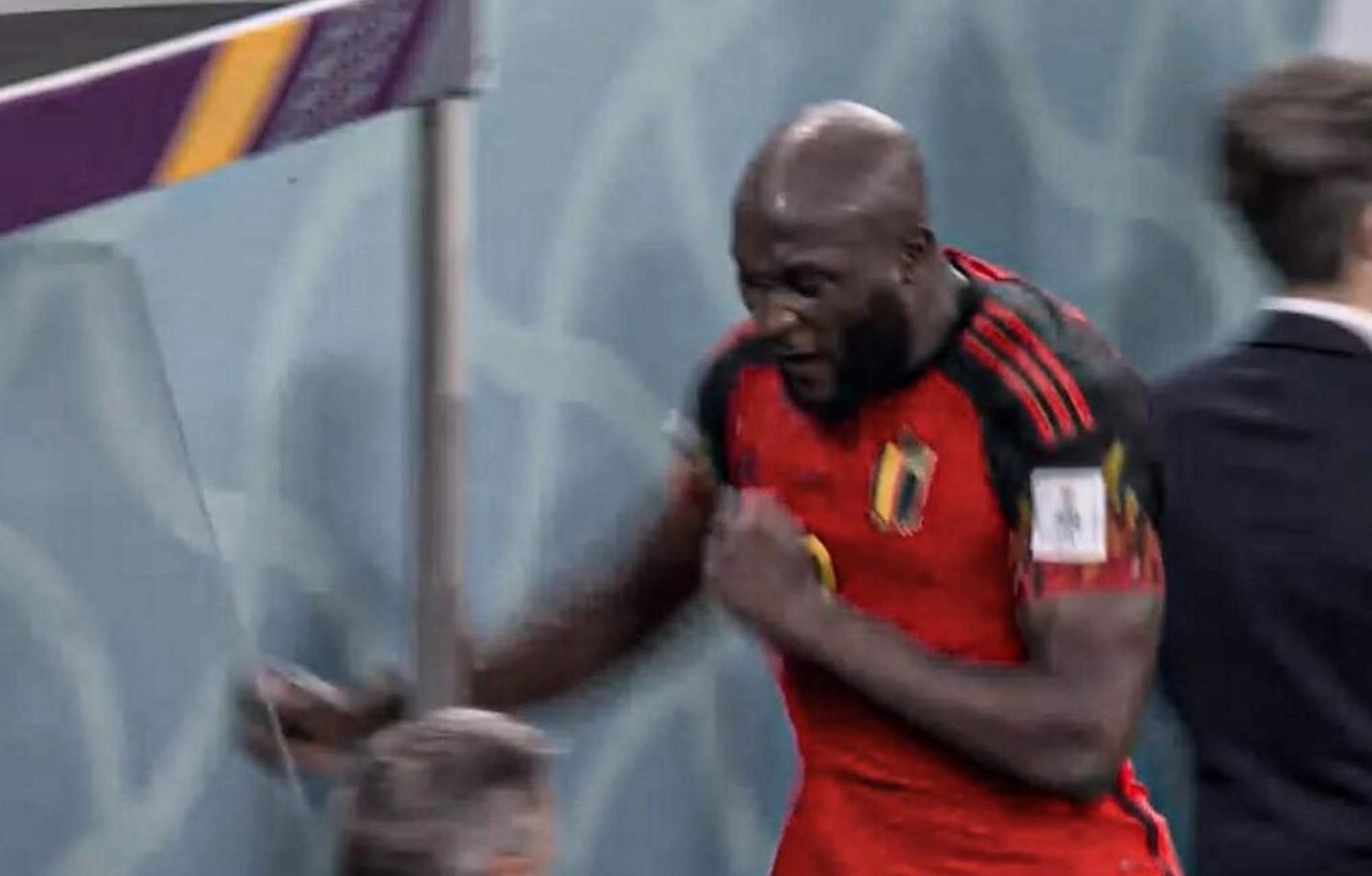 比利时客场绝杀克罗地亚，突破围困