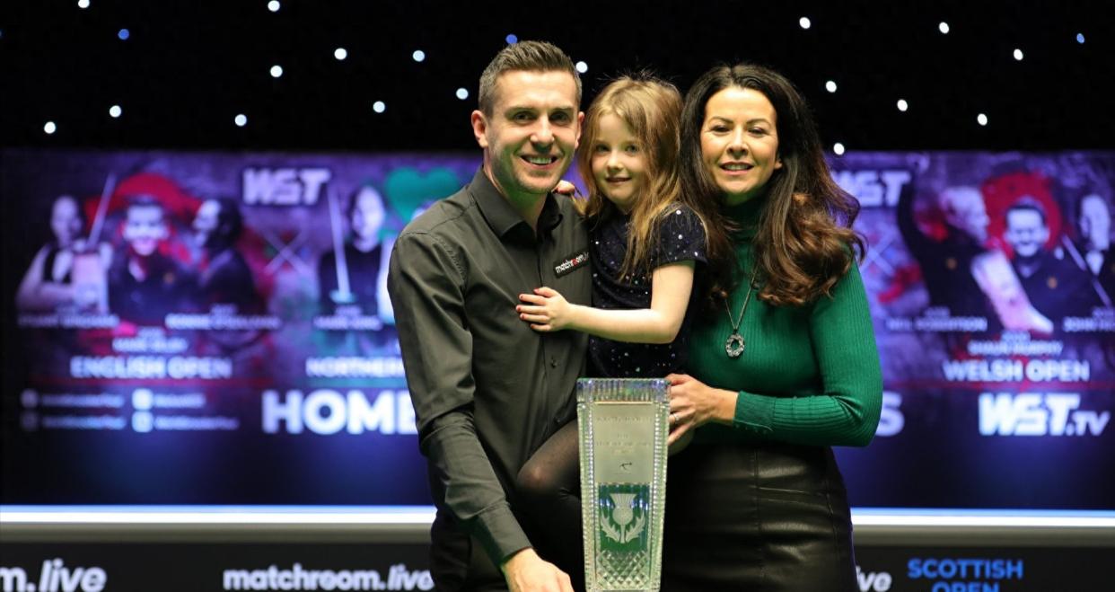 威尔士球员精彩表现，引领球队晋级淘汰赛