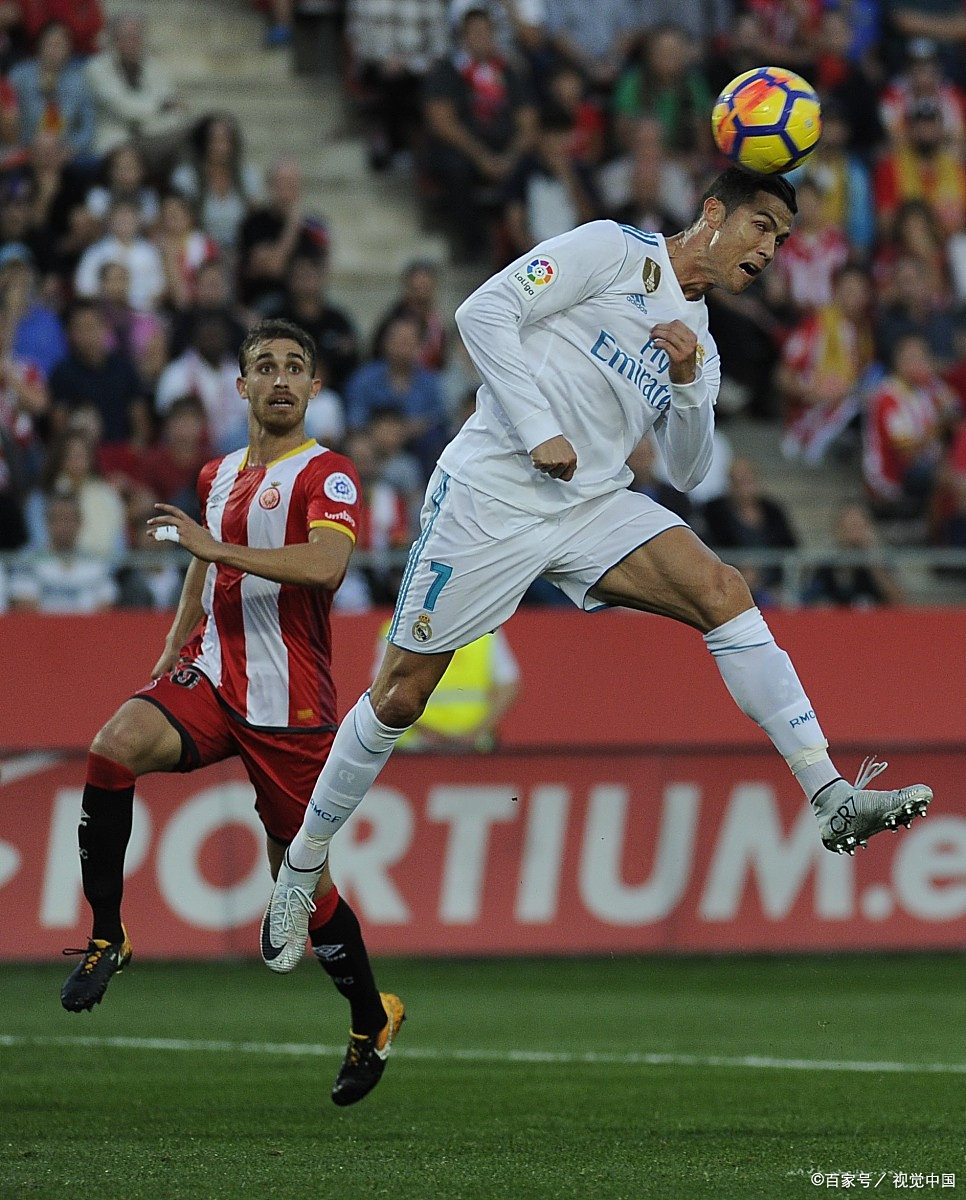 强者之间的较量，足球变得无比激烈