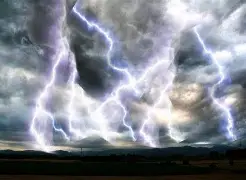 雷加利斯球员表现低迷，亟需调整