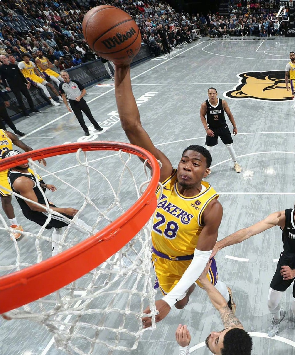 包含灰熊绝杀骑士，麦科勒姆点燃赛场的词条