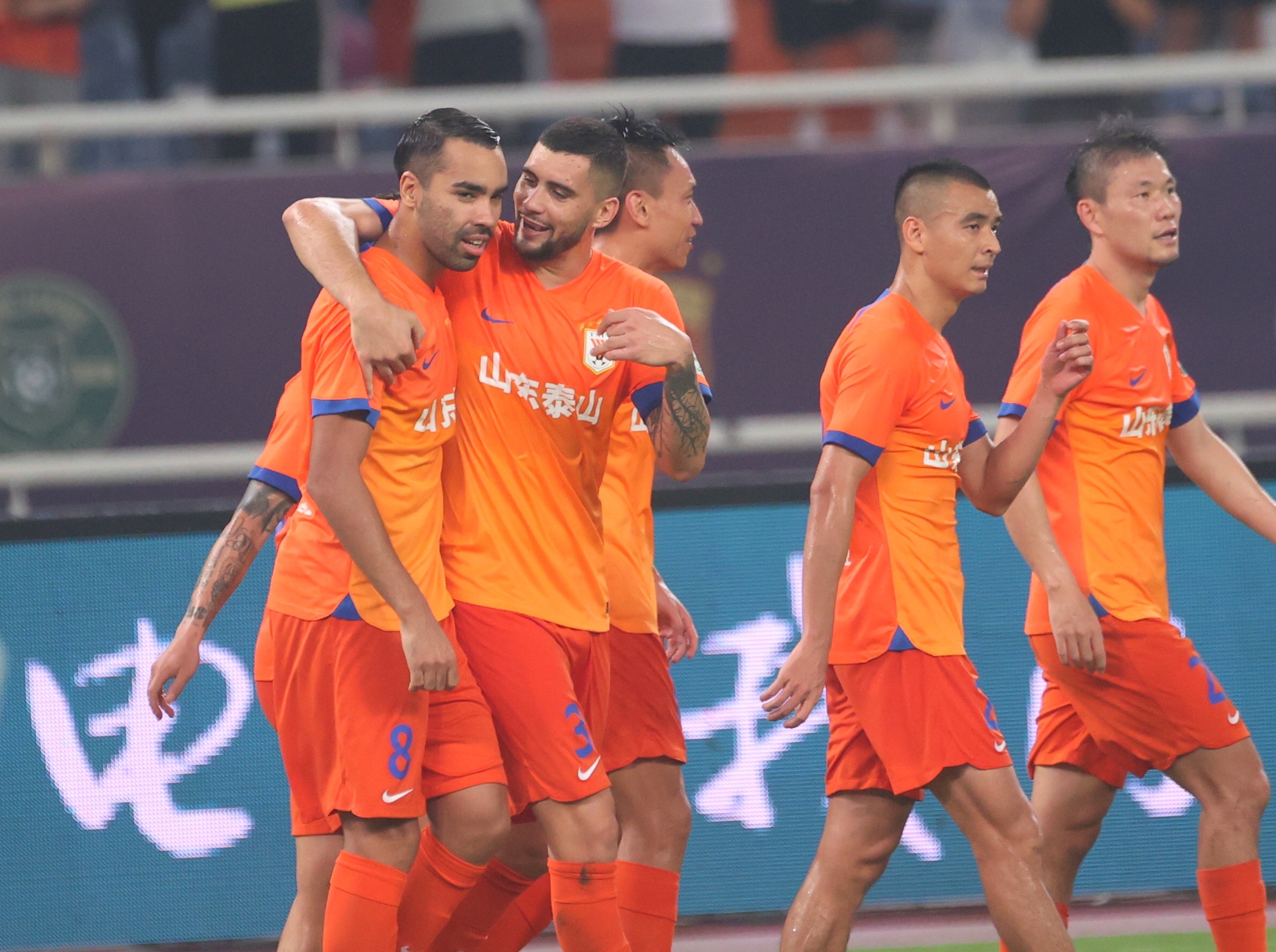 -关于塞内加尔鏖战马赛，莱万带队取胜的信息